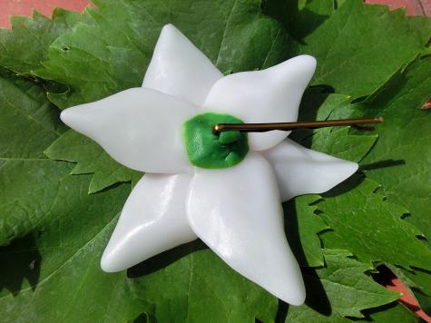 Daffodil hair clip