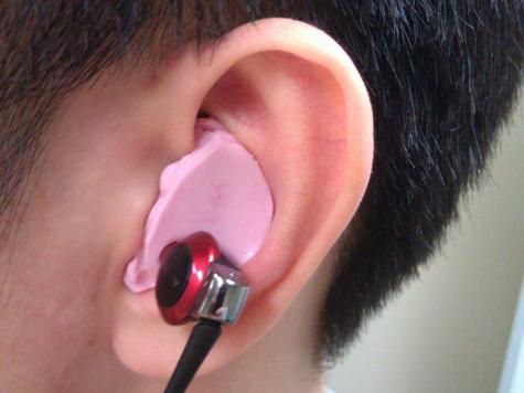 Moulding silicone earbuds