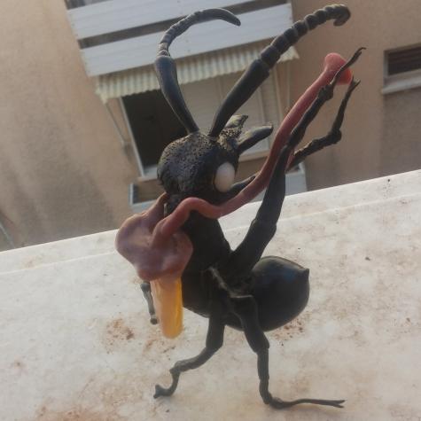 Formic alien ant