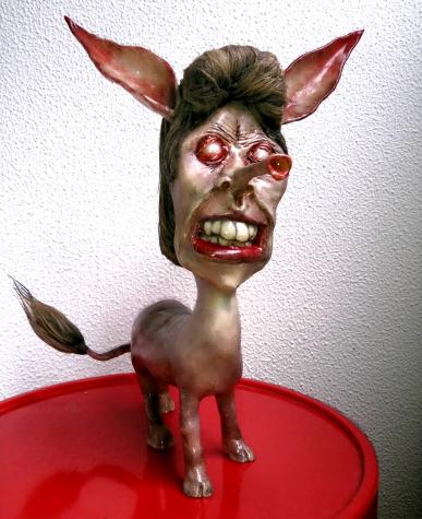 "Manilow" sculpture