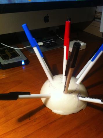 Porcupine pen holder