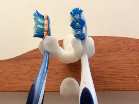 Toothbrush holder